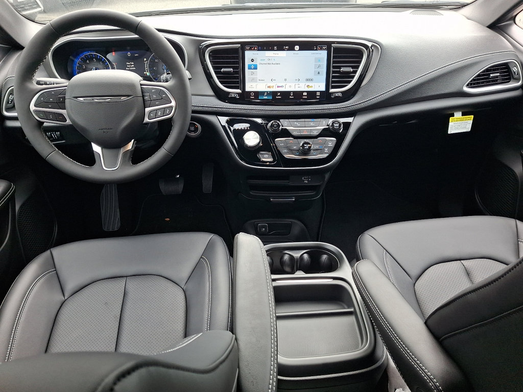 New 2027 Chrysler Pacifica Select AWD/4WD image 10