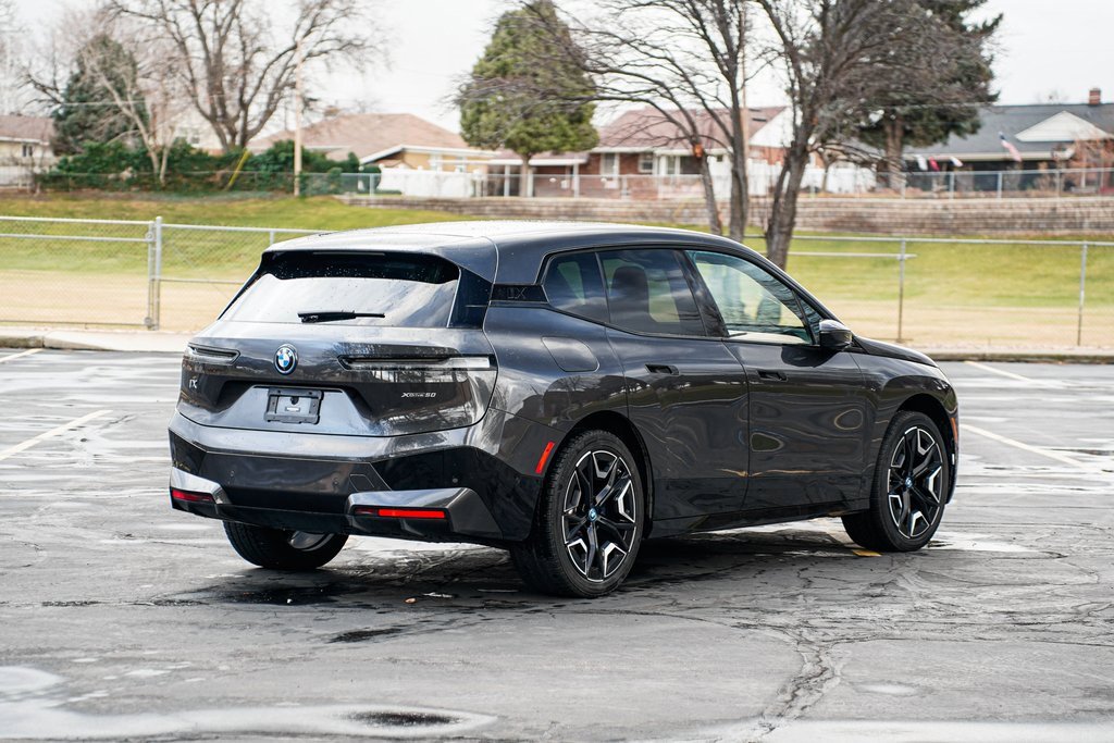 Used 2023 BMW iX xDrive50 w/ Sport Package image 5