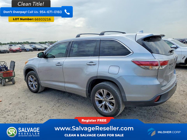 Used 2016 Toyota Highlander Plus FWD image 3