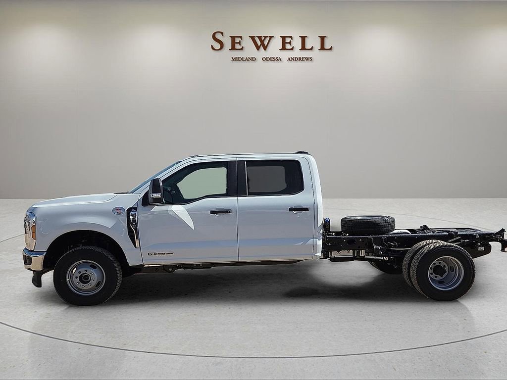 New 2026 Ford F350 XL w/ XL Chrome Package image 2