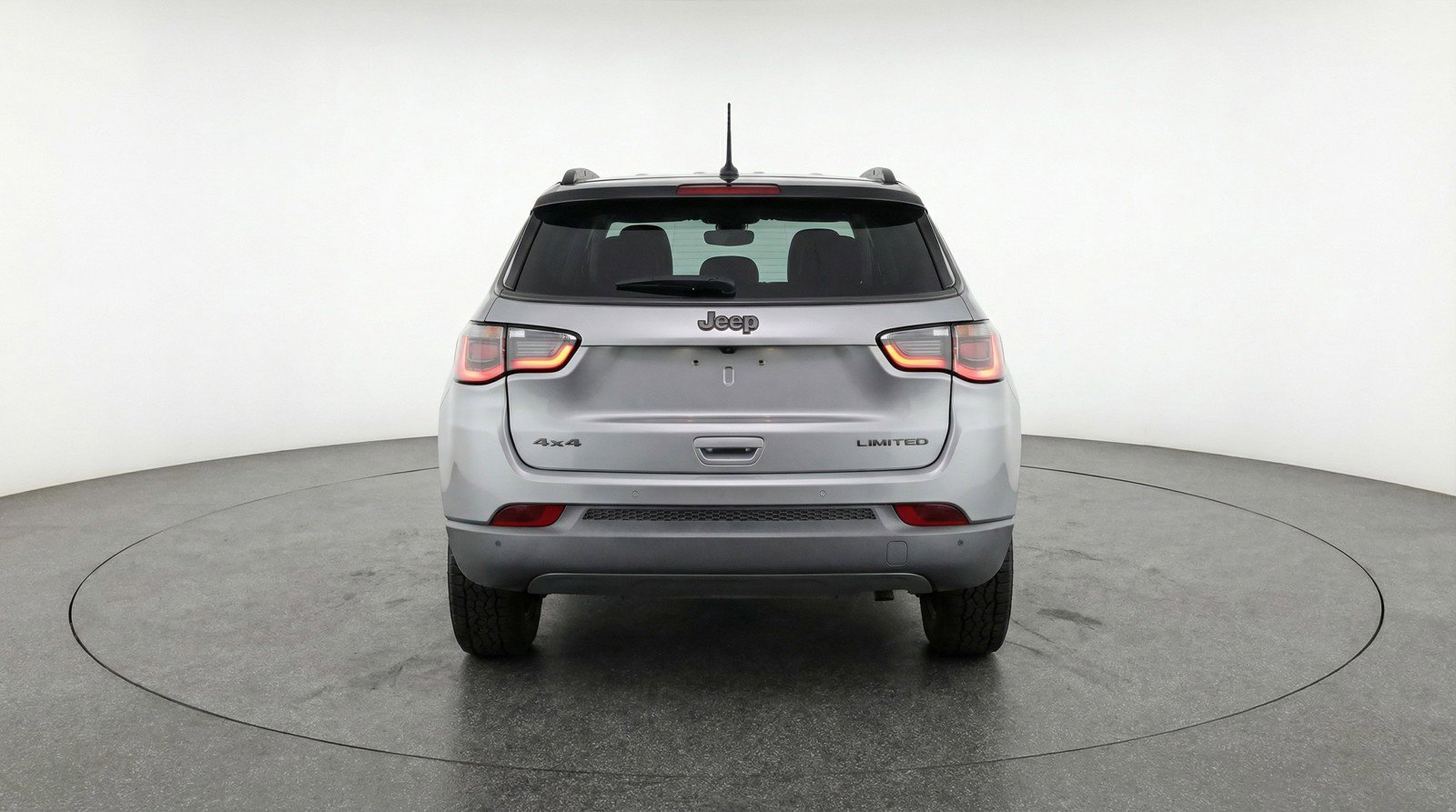 Used 2025 Jeep Compass Trailhawk image 7