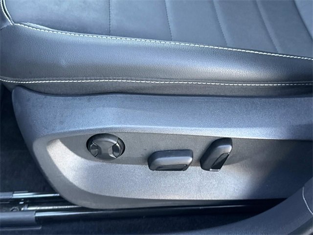 Used 2023 Volkswagen Taos SE w/ Panoramic Sunroof Package image 19