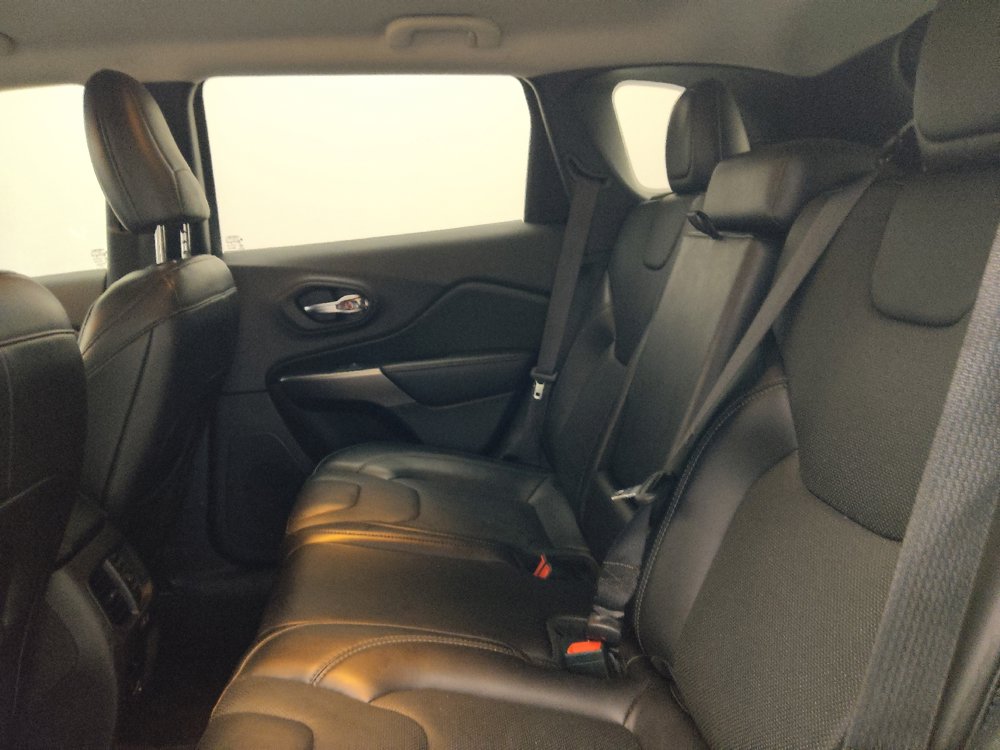 Used 2020 Jeep Cherokee Limited FWD image 18