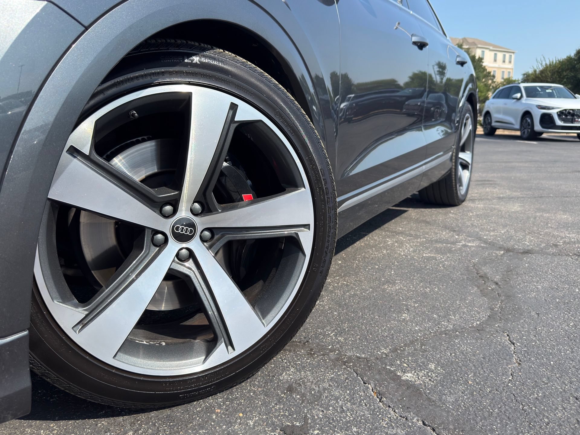 Used 2024 Audi SQ8 Prestige AWD/4WD image 4