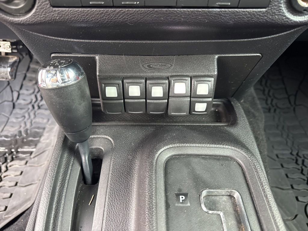 Used 2016 Jeep Wrangler Unlimited Rubicon w/ Connectivity Group image 58