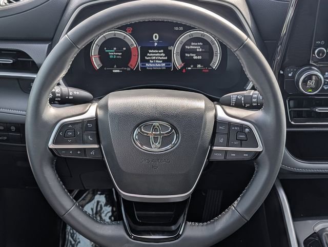 Used 2025 Toyota Highlander XSE image 13