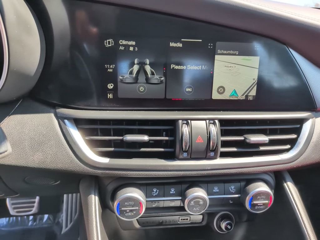 Used 2024 Alfa Romeo Giulia Veloce AWD/4WD image 30