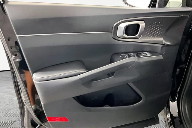 Certified 2026 Kia Sorento S w/ S Panoramic Sunroof Package FWD image 19