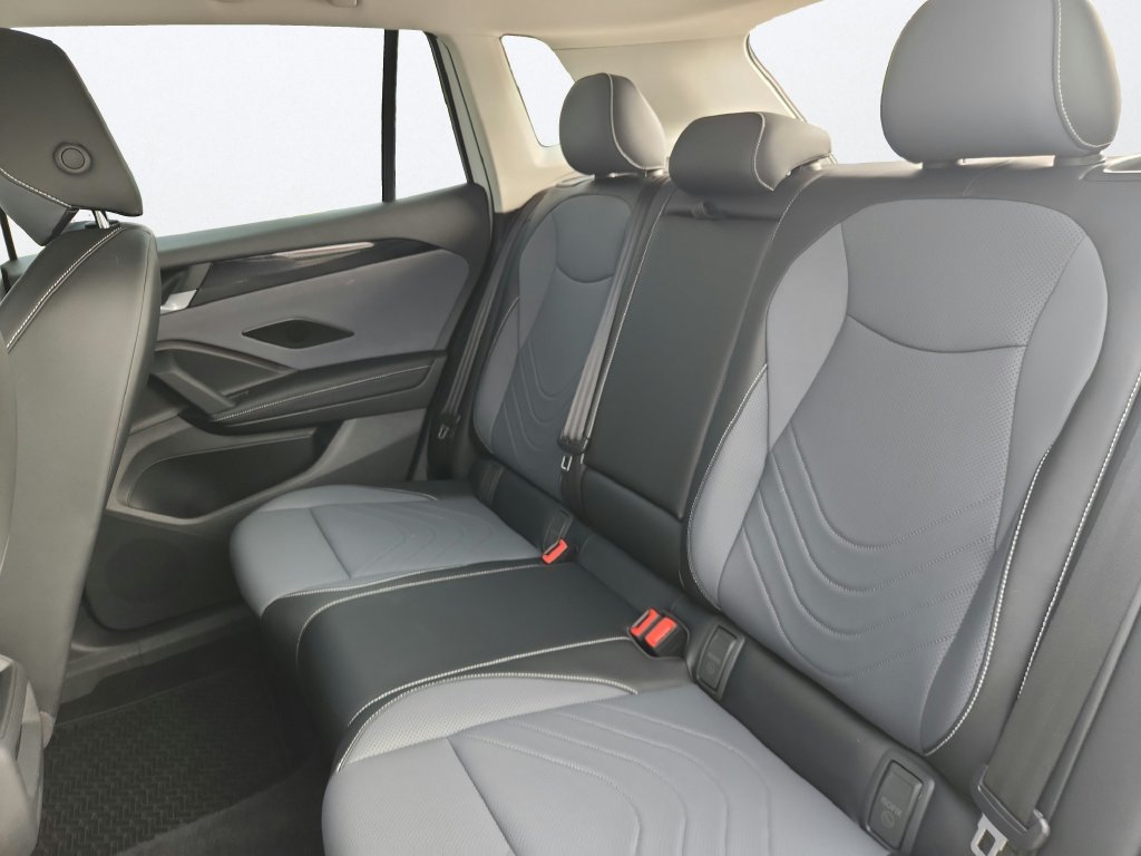 Certified 2026 Volkswagen Tiguan SE AWD/4WD image 21