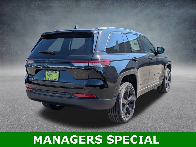 New 2025 Jeep Grand Cherokee Altitude image 4