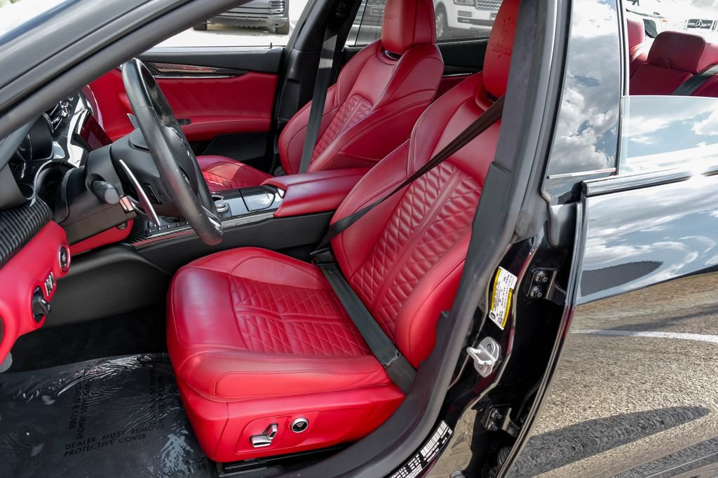 Used 2022 Maserati Quattroporte Trofeo RWD image 35