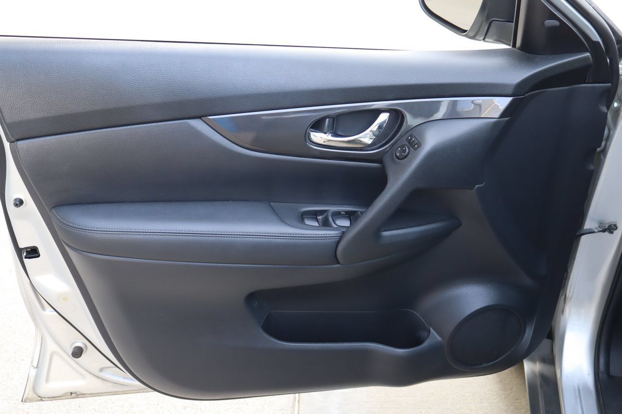 Used 2018 Nissan Rogue S FWD image 19