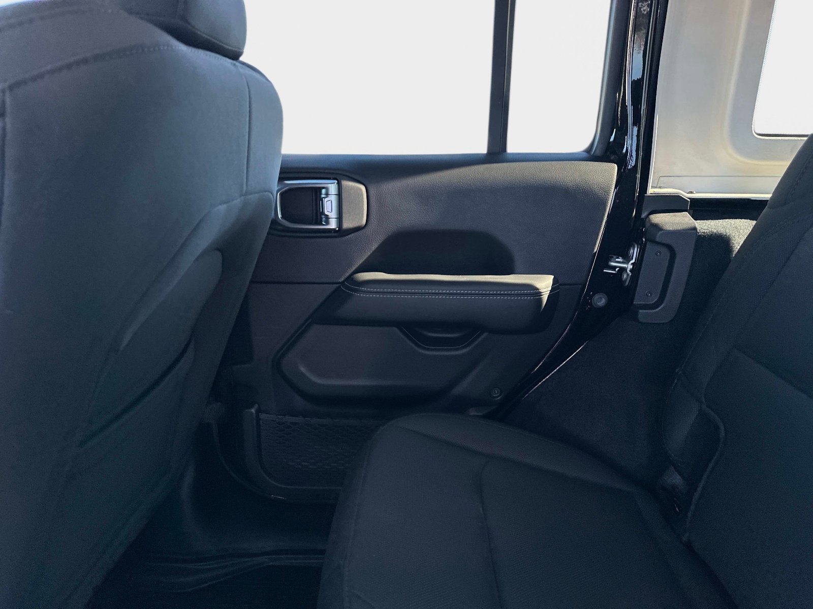 Used 2023 Jeep Wrangler Sahara w/ Cold Weather Group image 15