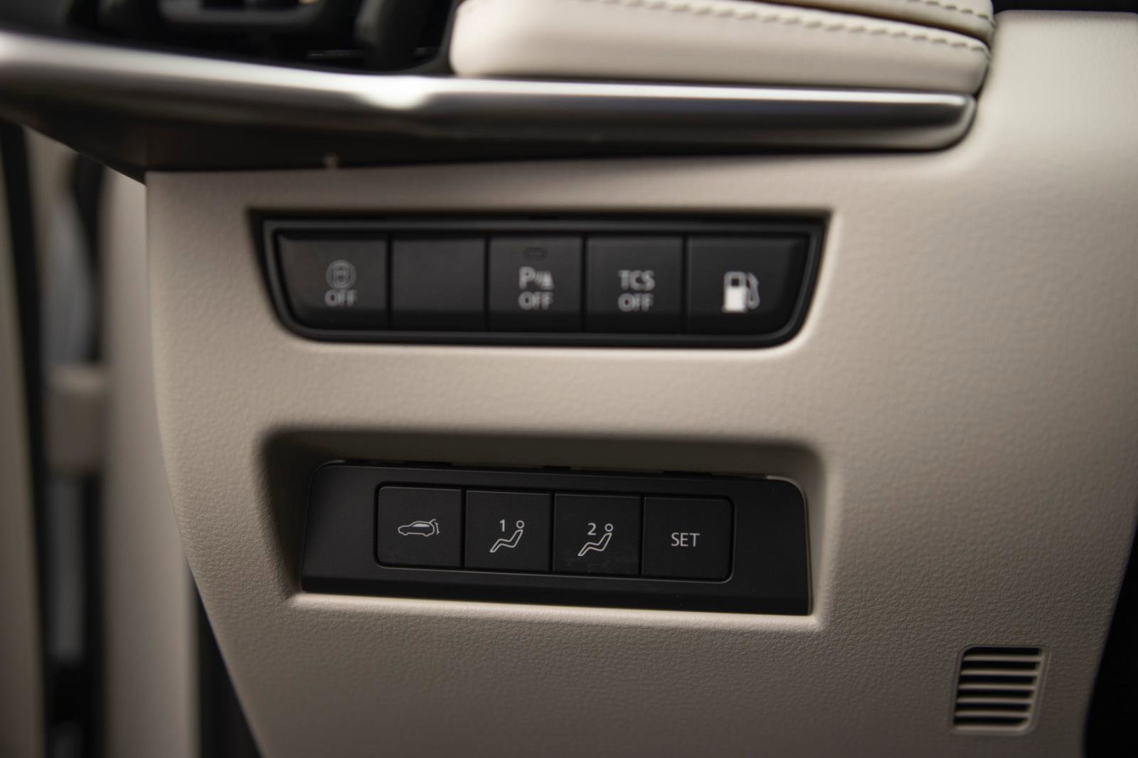 Used 2024 MAZDA CX-90 Plug-In Hybrid w/ Premium Plus image 11