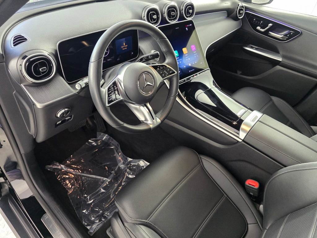 Certified 2025 Mercedes-Benz GLC 300 image 11