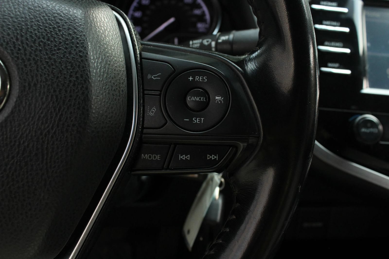 Used 2019 Toyota Camry SE FWD image 29