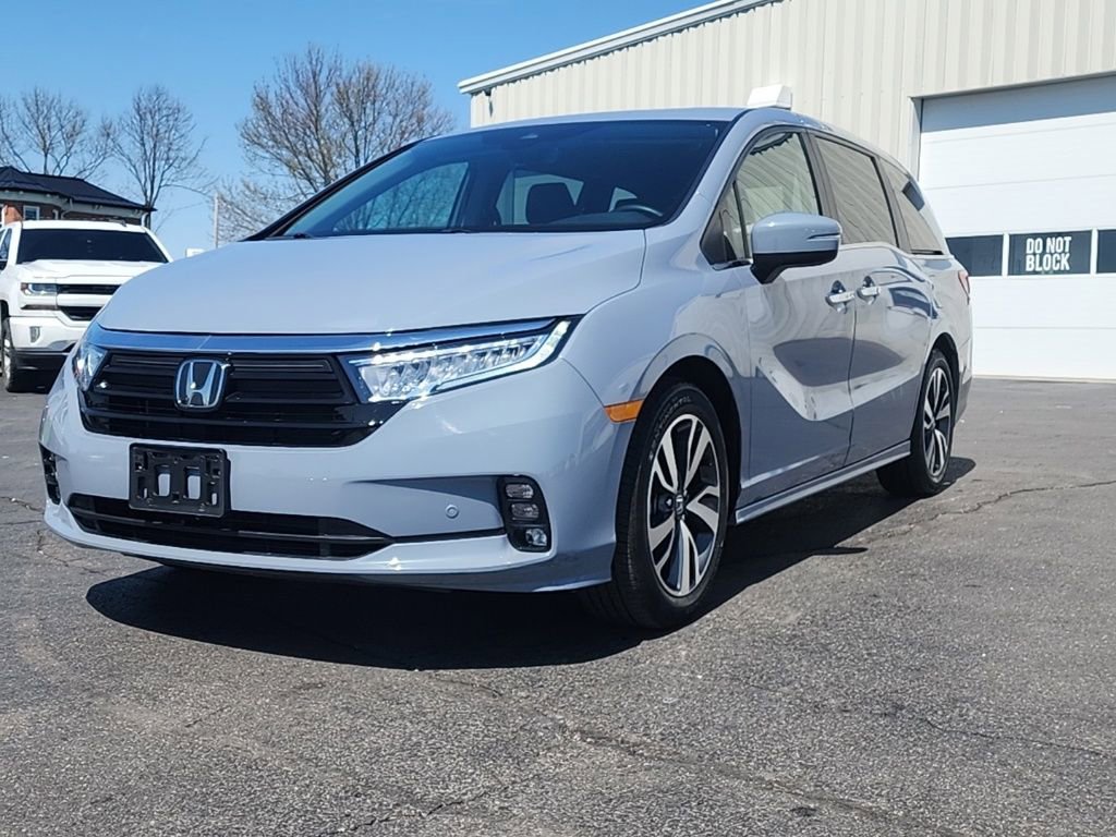 Used 2023 Honda Odyssey Touring image 3
