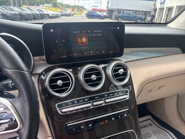 Used 2021 Mercedes-Benz GLC 300 4MATIC image 21