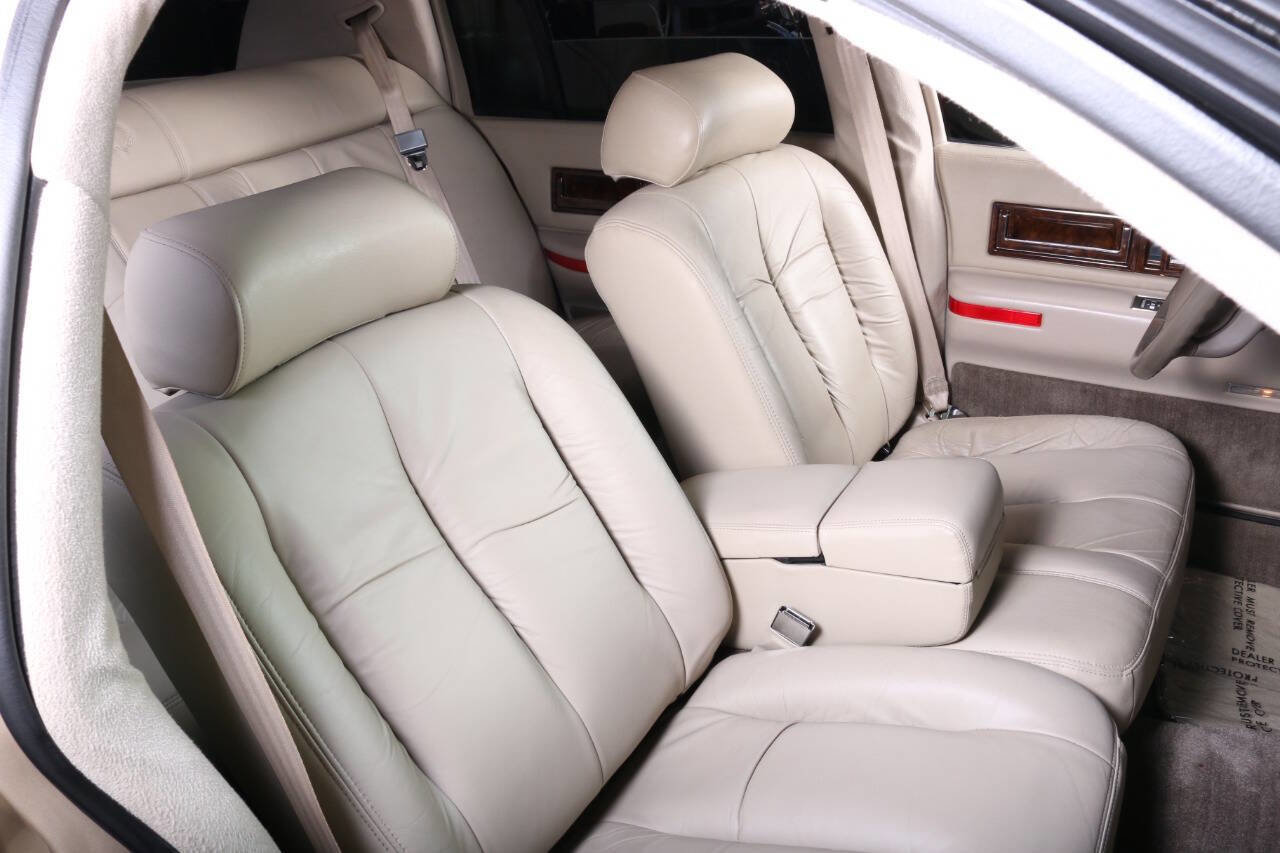Used 1994 Cadillac Fleetwood Brougham RWD image 78