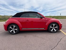 Used 2015 Volkswagen Beetle R-Line FWD image 6