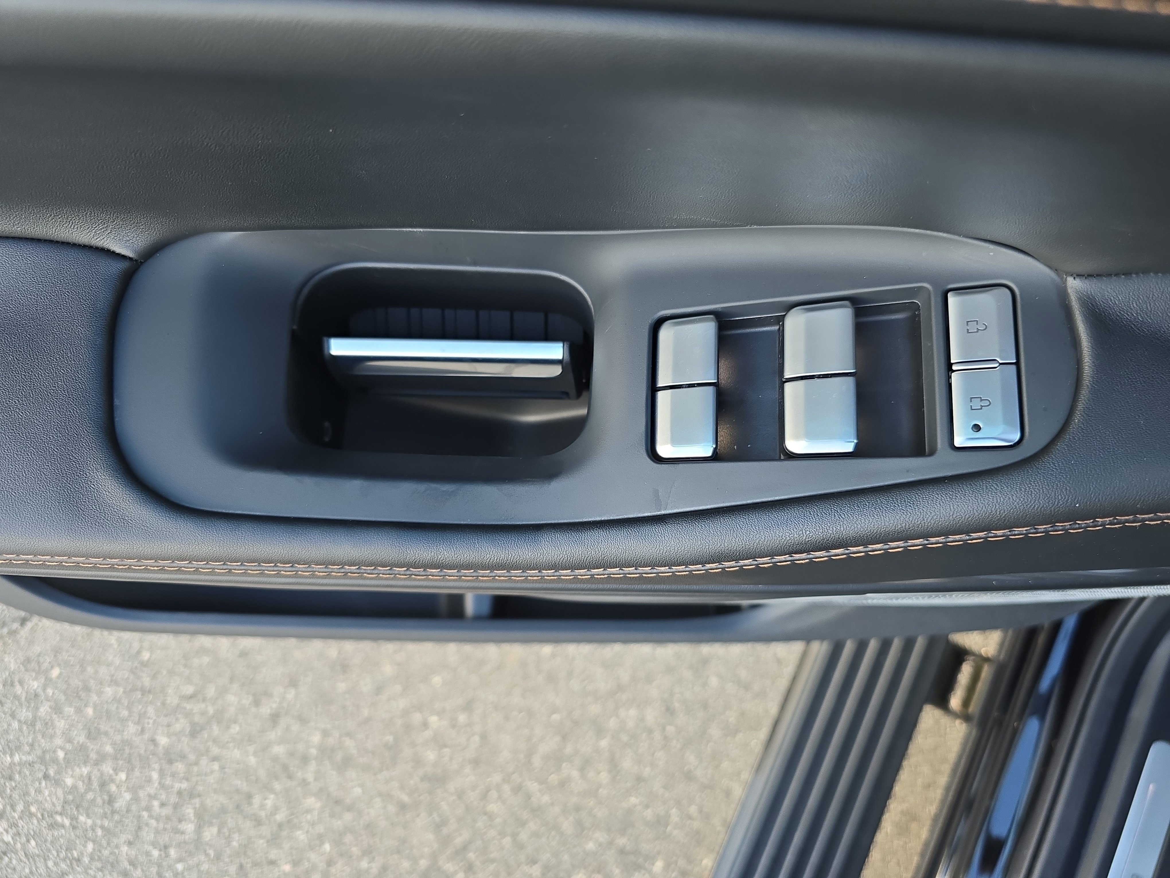 New 2025 Lincoln Navigator L Black Label image 28