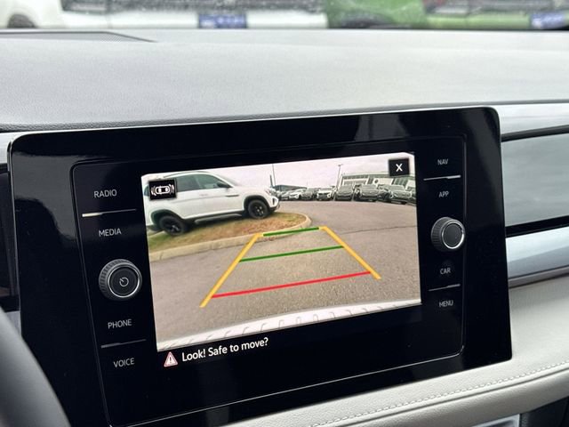 New 2026 Volkswagen Taos SEL image 19