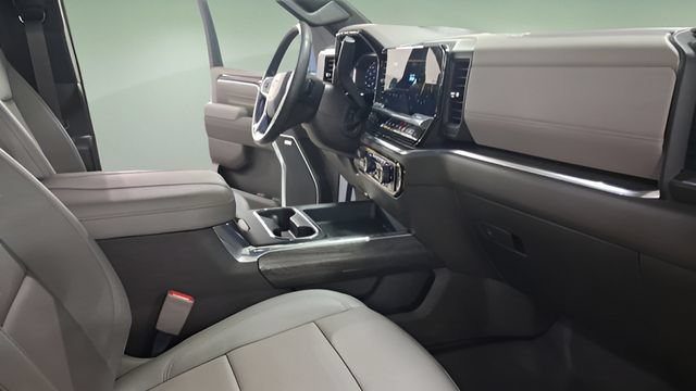Used 2026 Chevrolet Silverado 3500 LTZ w/ LTZ Premium Package AWD/4WD image 11