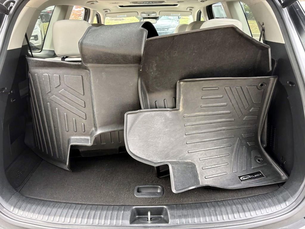 Used 2022 Kia Telluride EX w/ EX Premium Package image 9