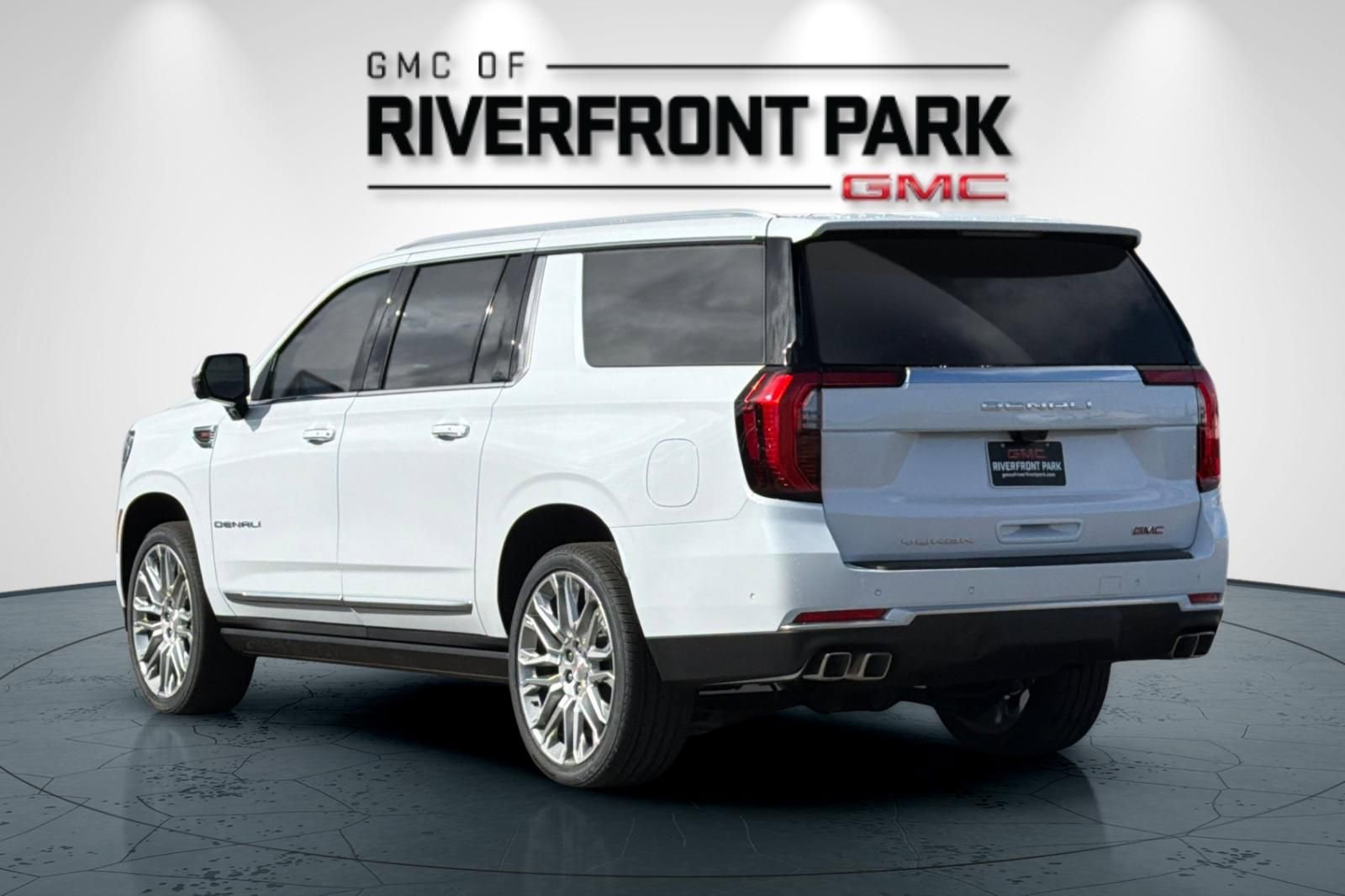 New 2026 GMC Yukon XL Denali w/ Denali Reserve Package image 5