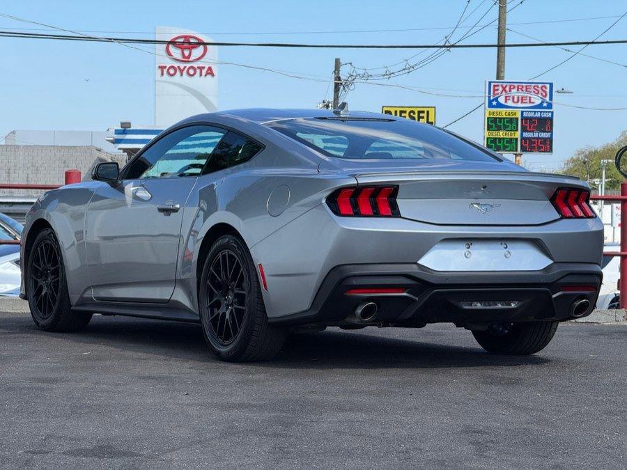 Used 2024 Ford Mustang Premium RWD image 7