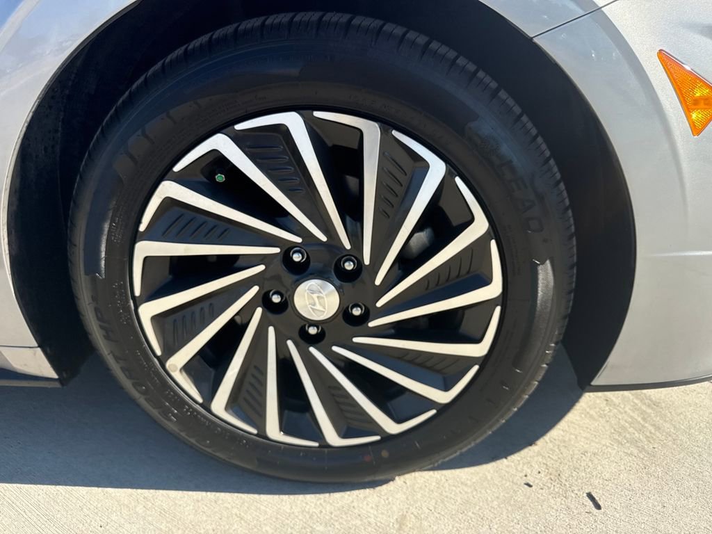 Used 2021 Hyundai Sonata Limited w/ Cargo Package image 17