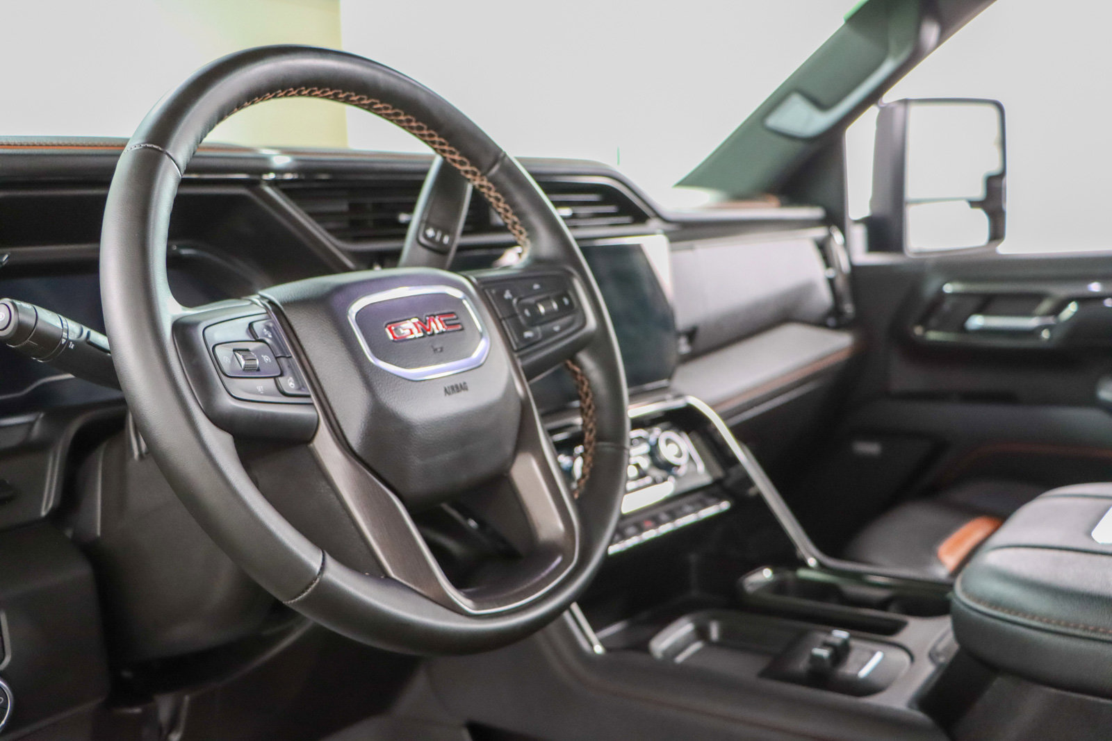 Used 2025 GMC Sierra 2500 AT4 w/ AT4 Premium Plus Package AWD/4WD image 27