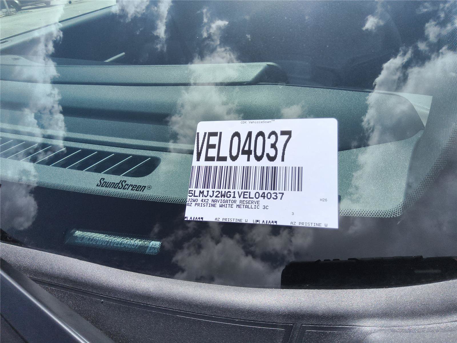 New 2027 Lincoln Navigator Reserve w/ Jet Appearance Package RWD image 37