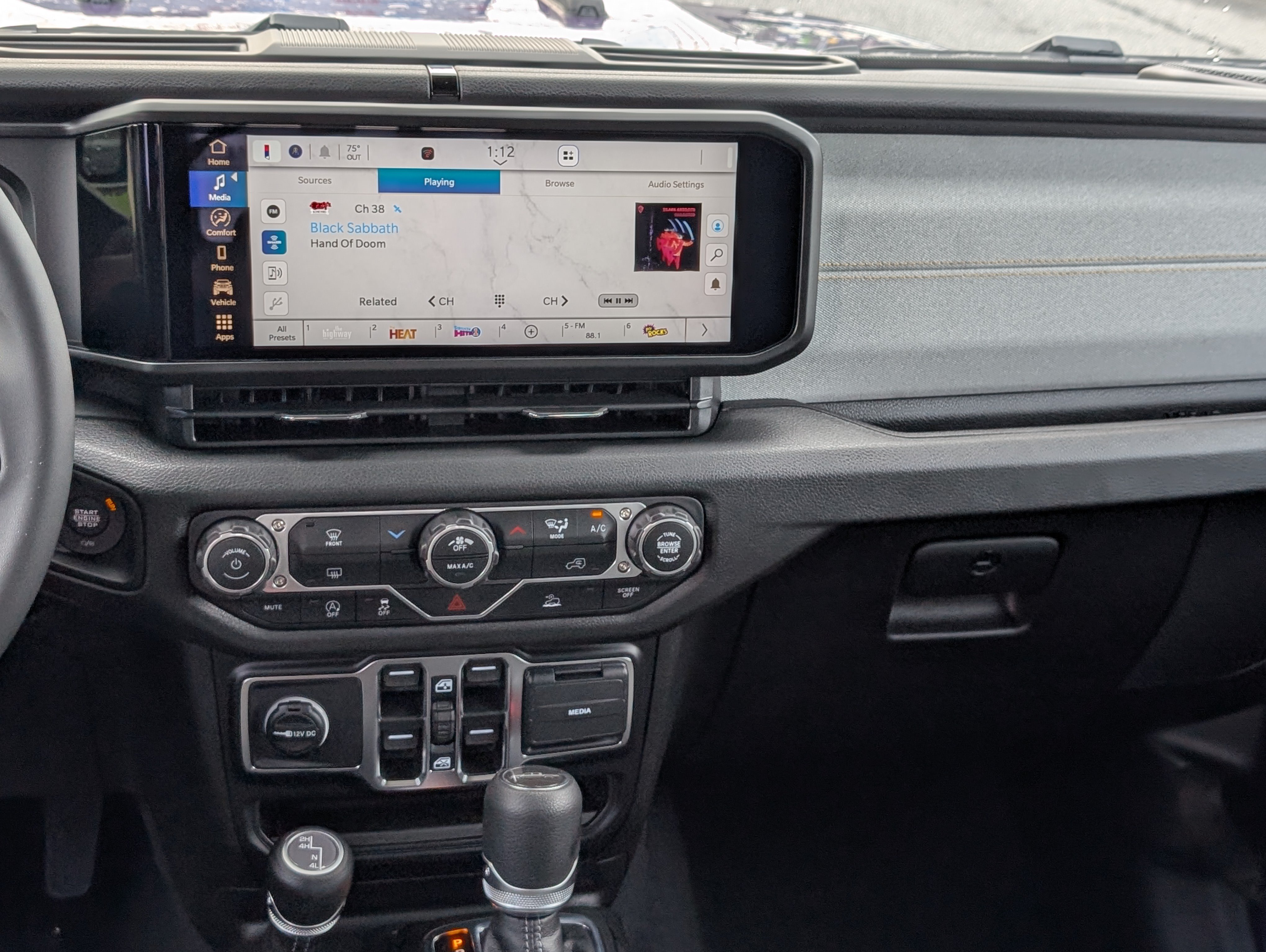 New 2026 Jeep Gladiator Sport AWD/4WD image 15
