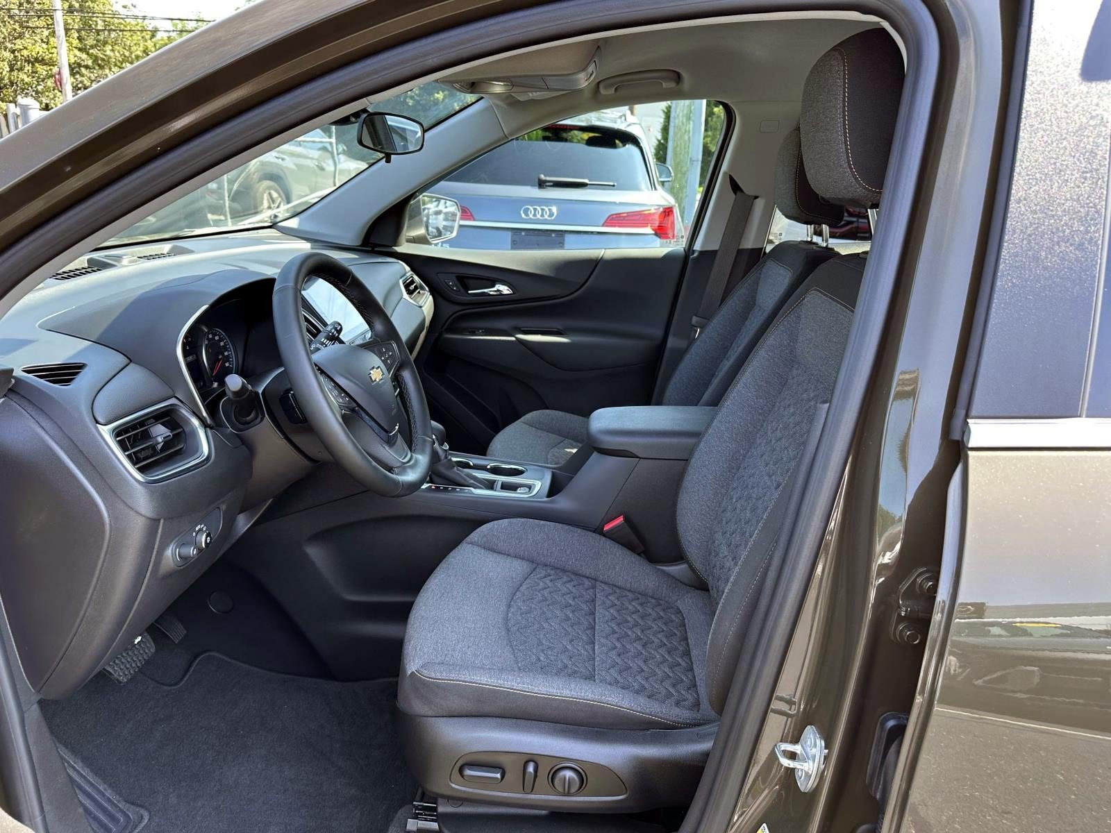 Used 2023 Chevrolet Equinox LT AWD/4WD image 11