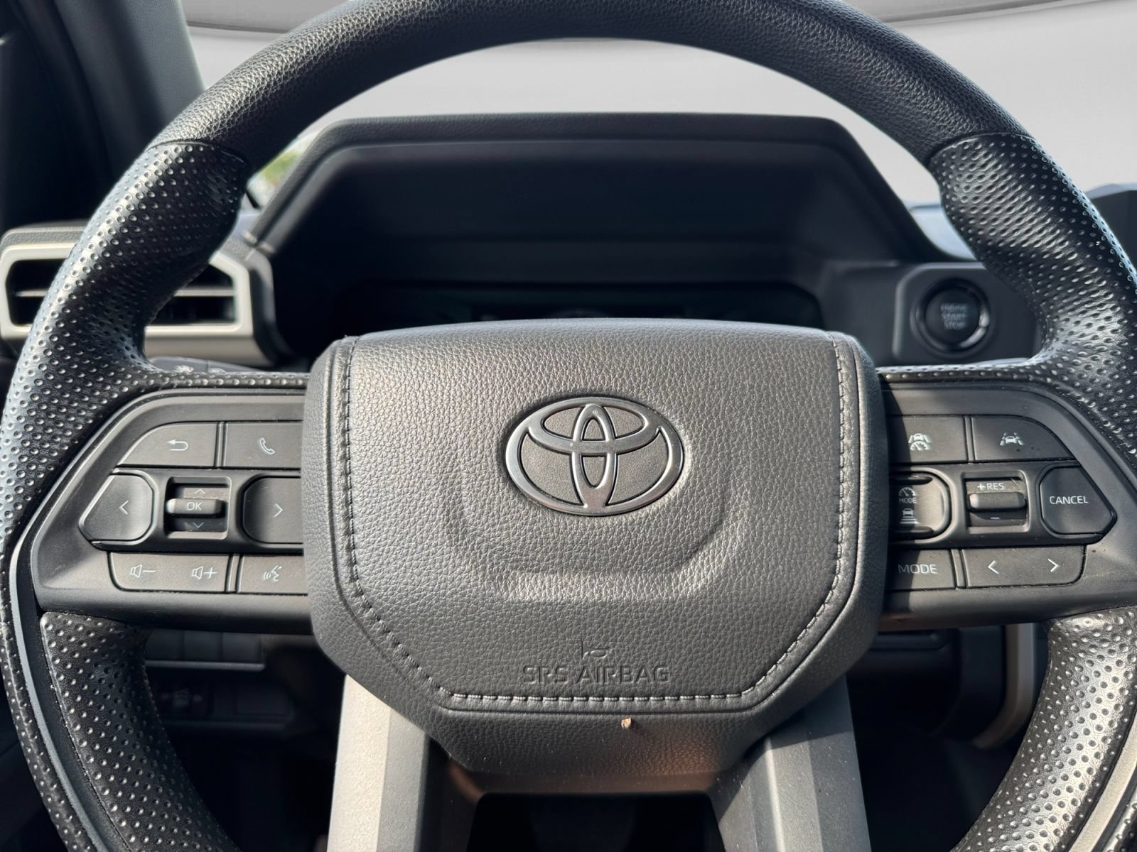 Used 2025 Toyota Tacoma SR AWD/4WD image 15