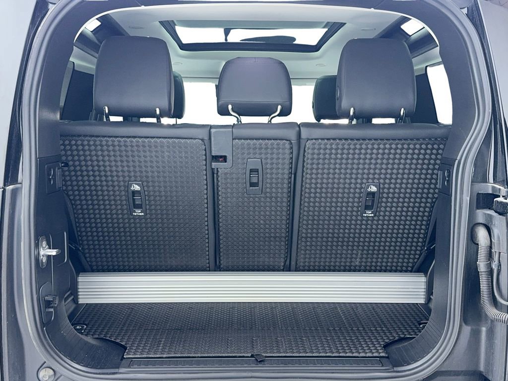 Used 2024 Land Rover Defender 90 S image 41