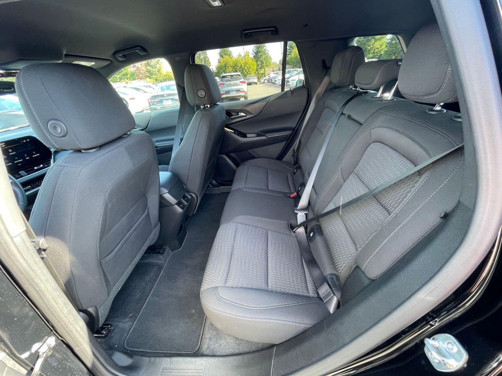 Used 2025 Chevrolet Equinox LT image 24