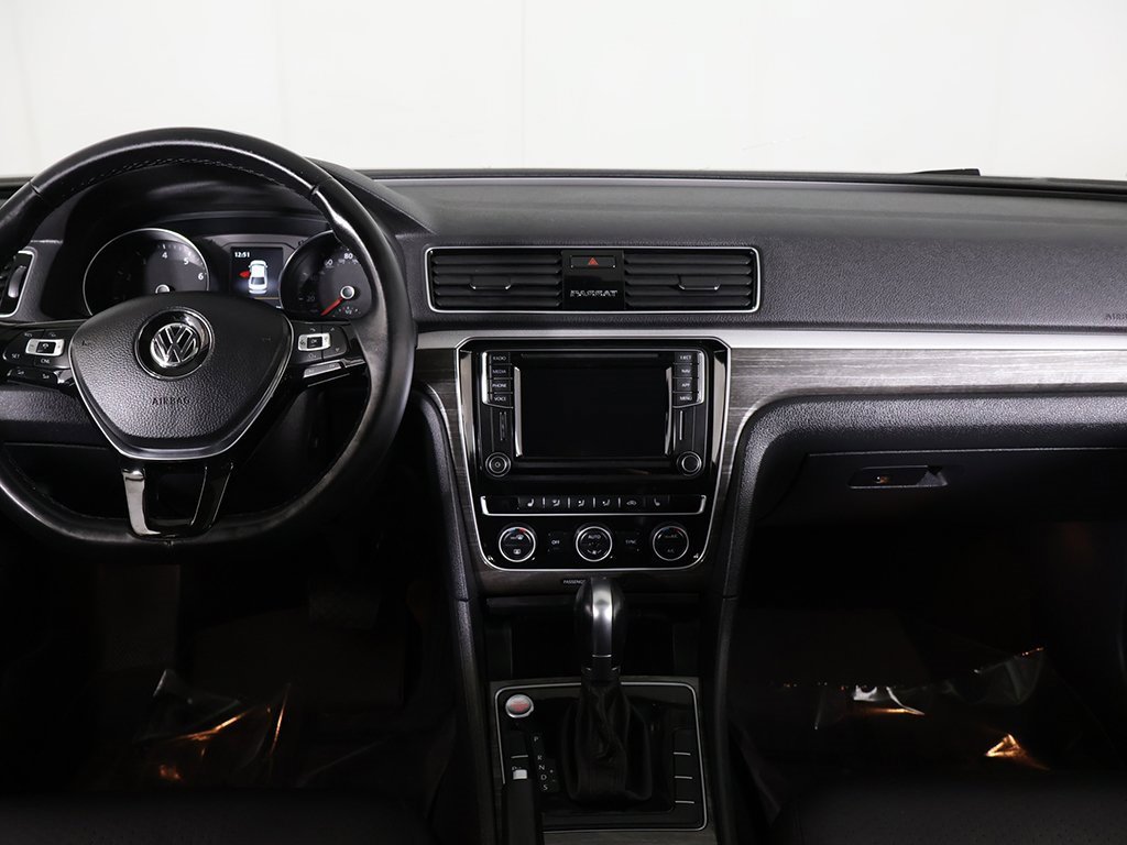 Used 2018 Volkswagen Passat 2.0T SE image 48