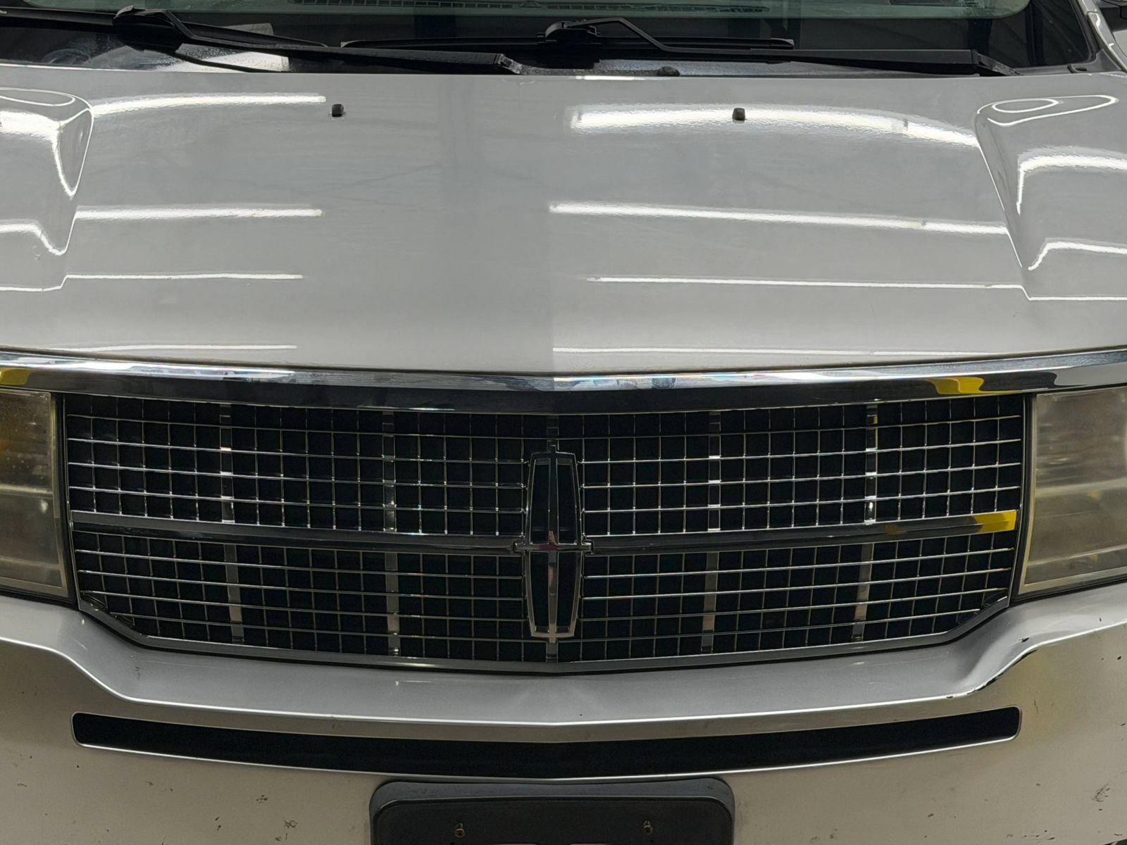 Used 2010 Lincoln MKX 2WD image 5