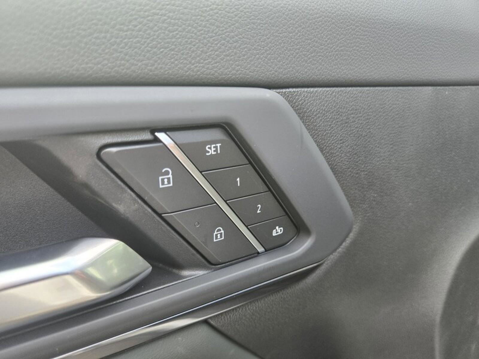 New 2026 GMC Terrain AT4 w/ Convenience Package III AWD/4WD image 24