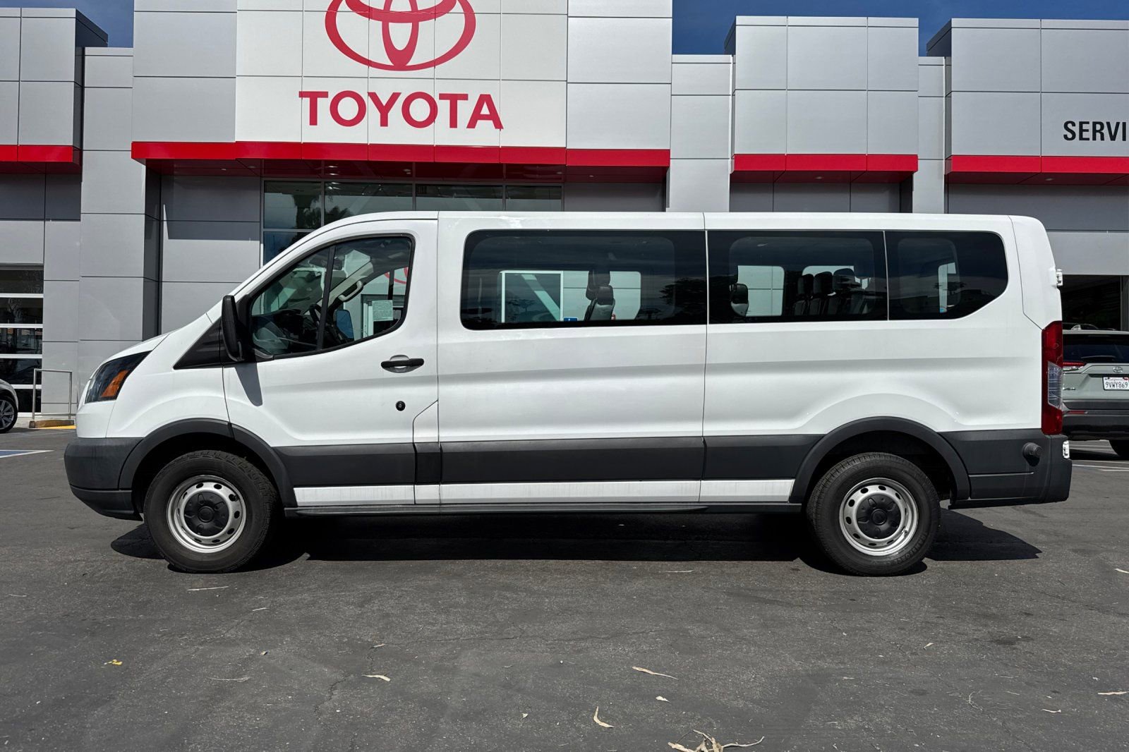 Used 2018 Ford Transit 350 XL image 7