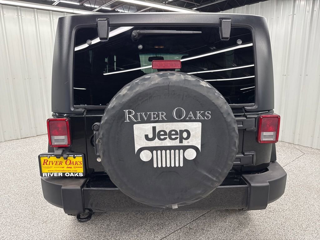 Used 2016 Jeep Wrangler Sahara w/ Connectivity Group AWD/4WD image 5