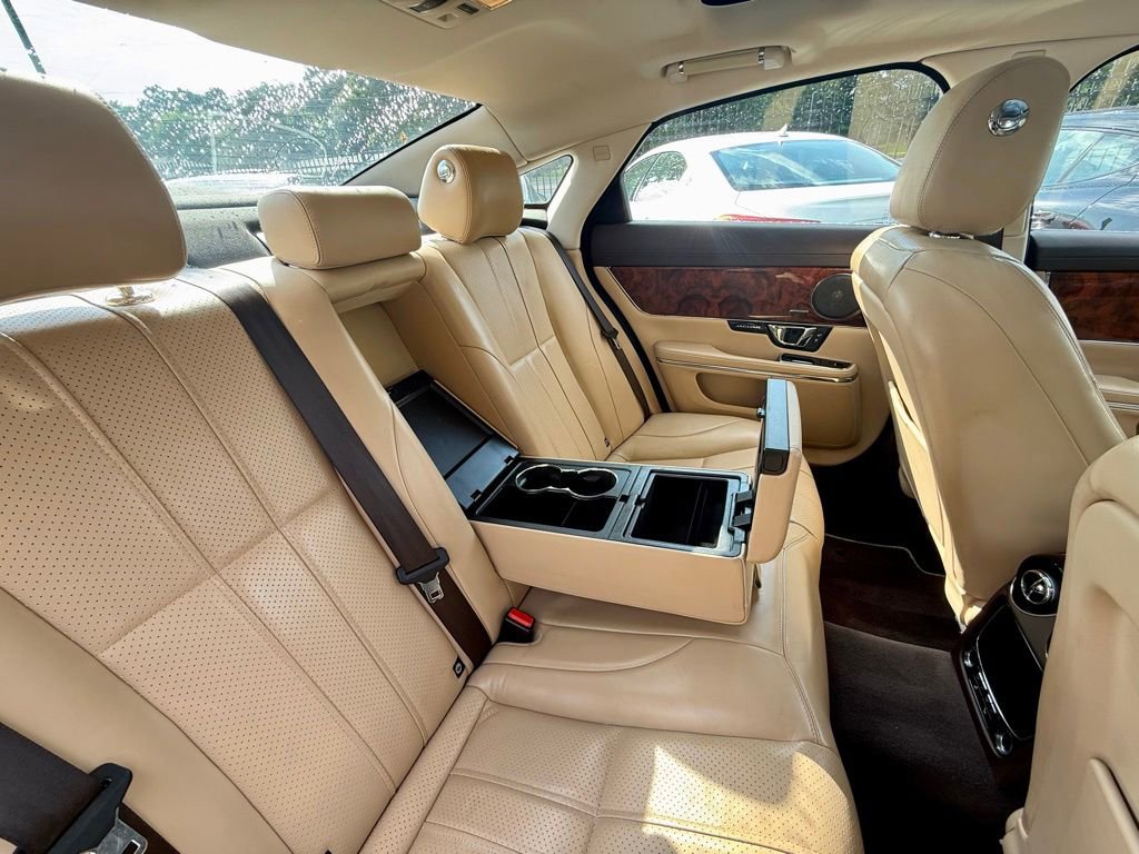 Used 2015 Jaguar XJ AWD image 31