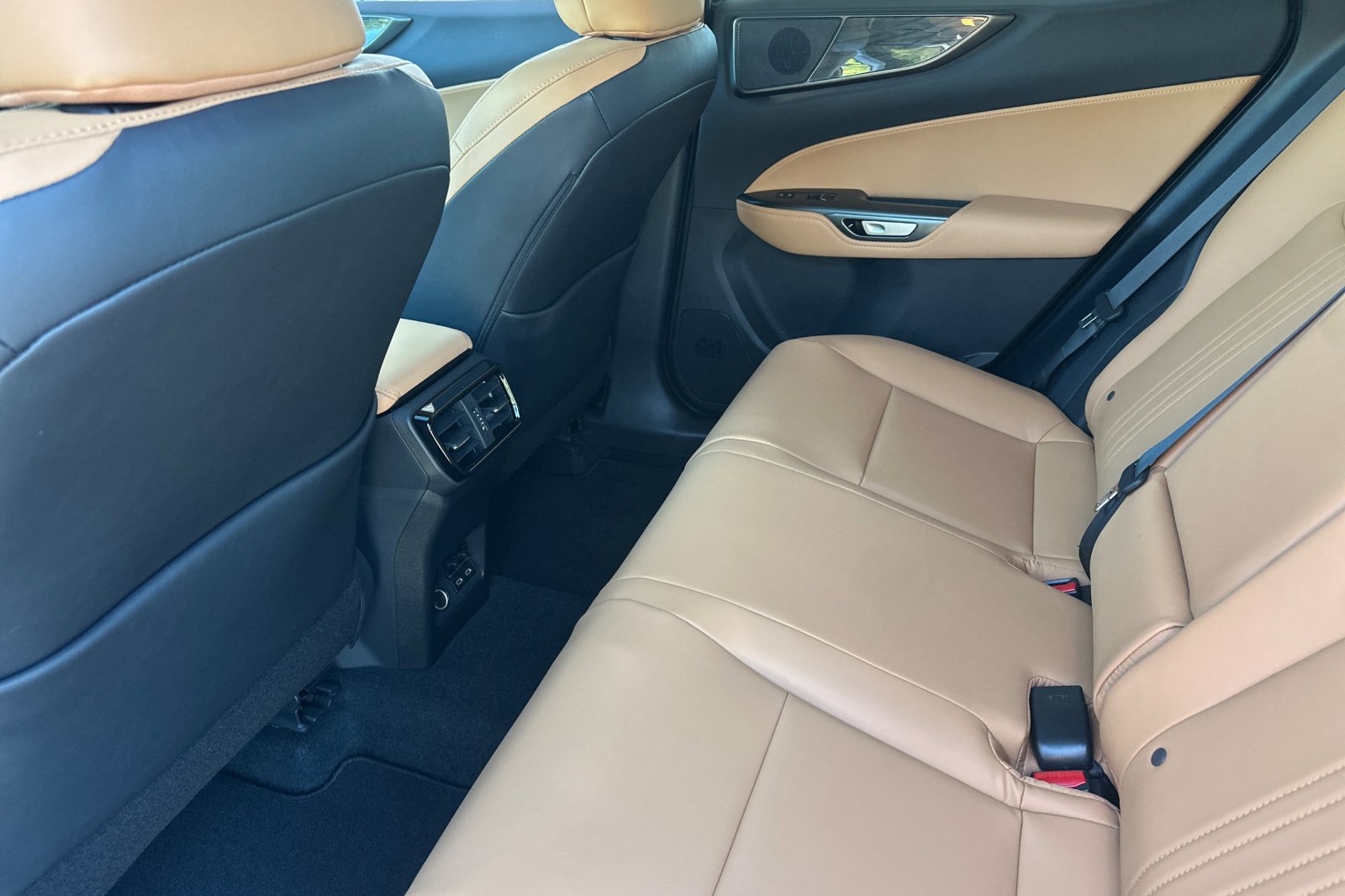 New 2026 Lexus NX 350h AWD w/ Premium Package image 12