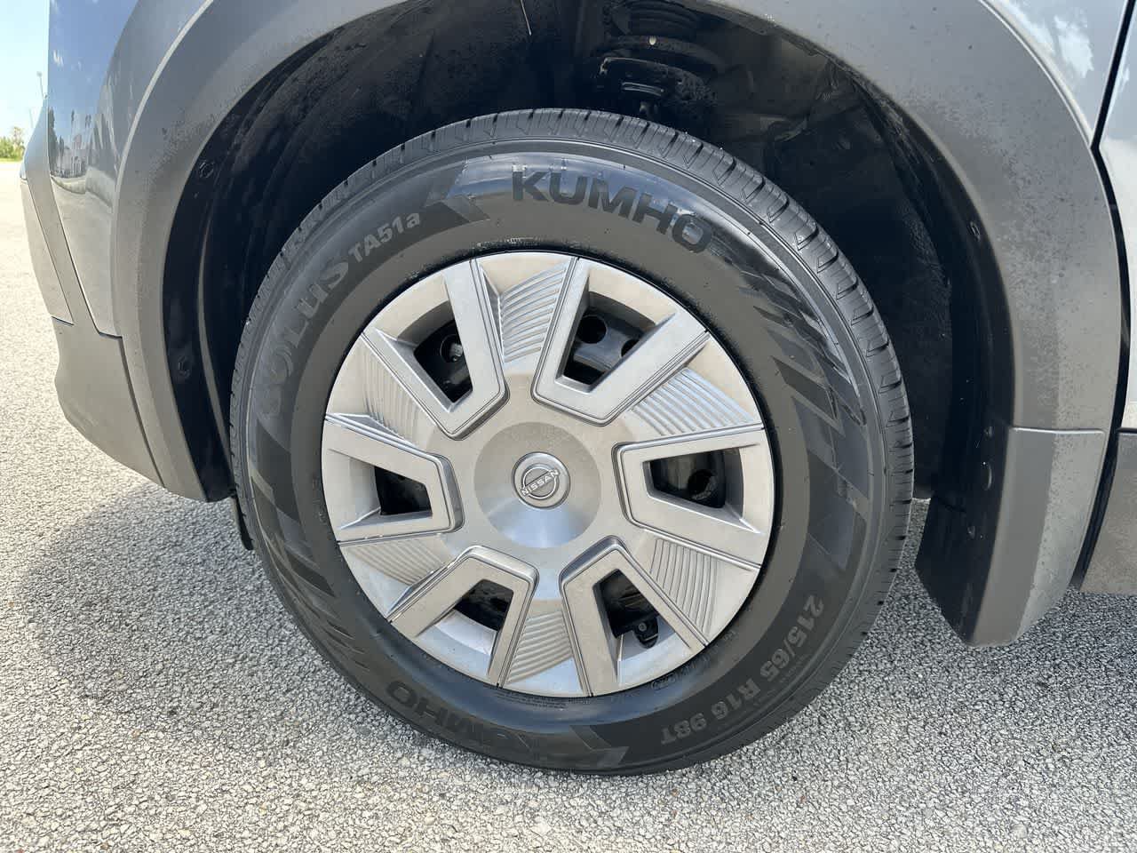Used 2025 Nissan Kicks S FWD image 13