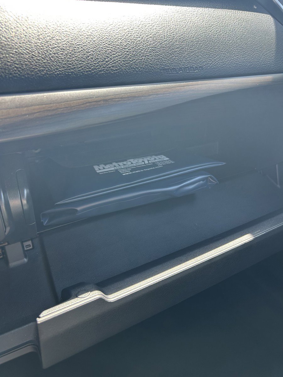 Used 2015 Toyota Camry XLE FWD image 38