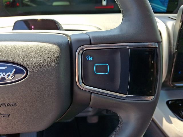 Used 2025 Ford Expedition Active image 22