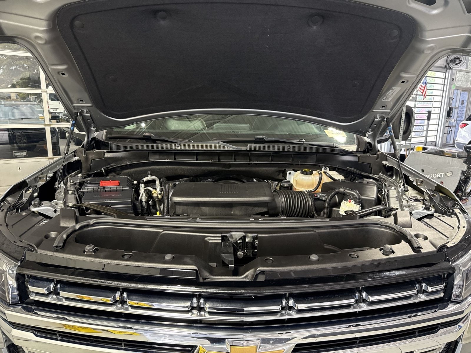 Used 2024 Chevrolet Suburban Premier AWD/4WD image 30