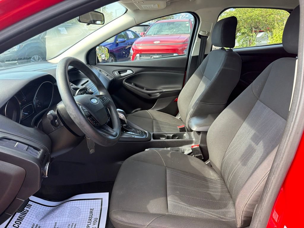 Used 2015 Ford Focus SE FWD image 21